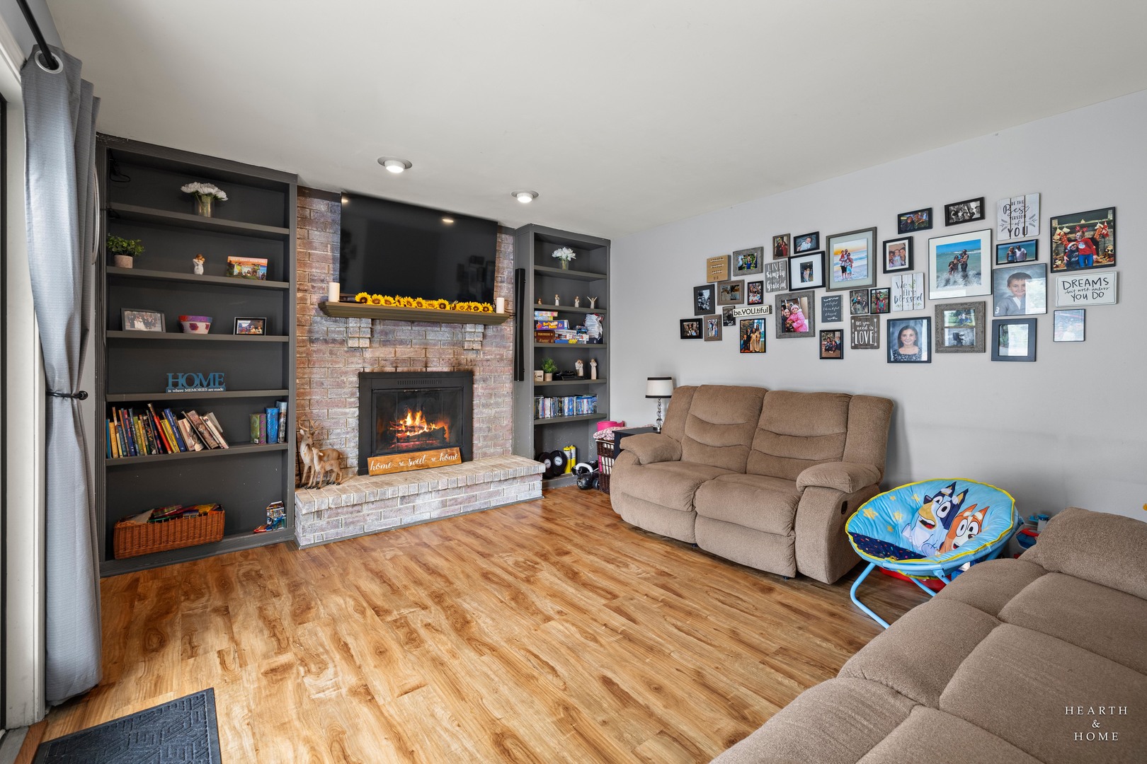 318 Bell Drive, Cary, IL 60013