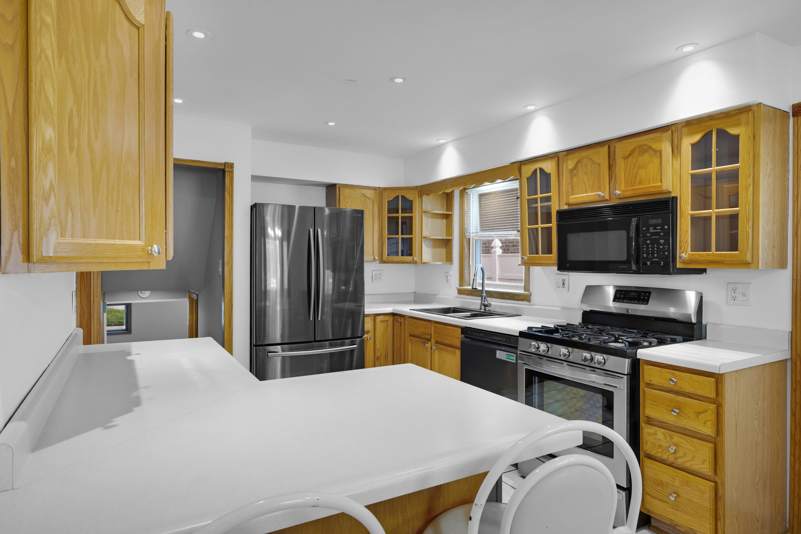 13041 S Muskegon Avenue, Chicago, IL 60633