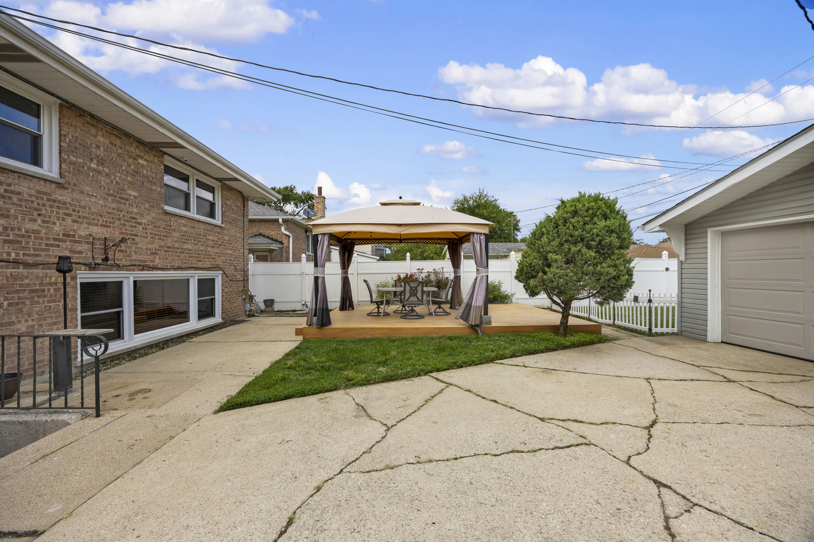 13041 S Muskegon Avenue, Chicago, IL 60633