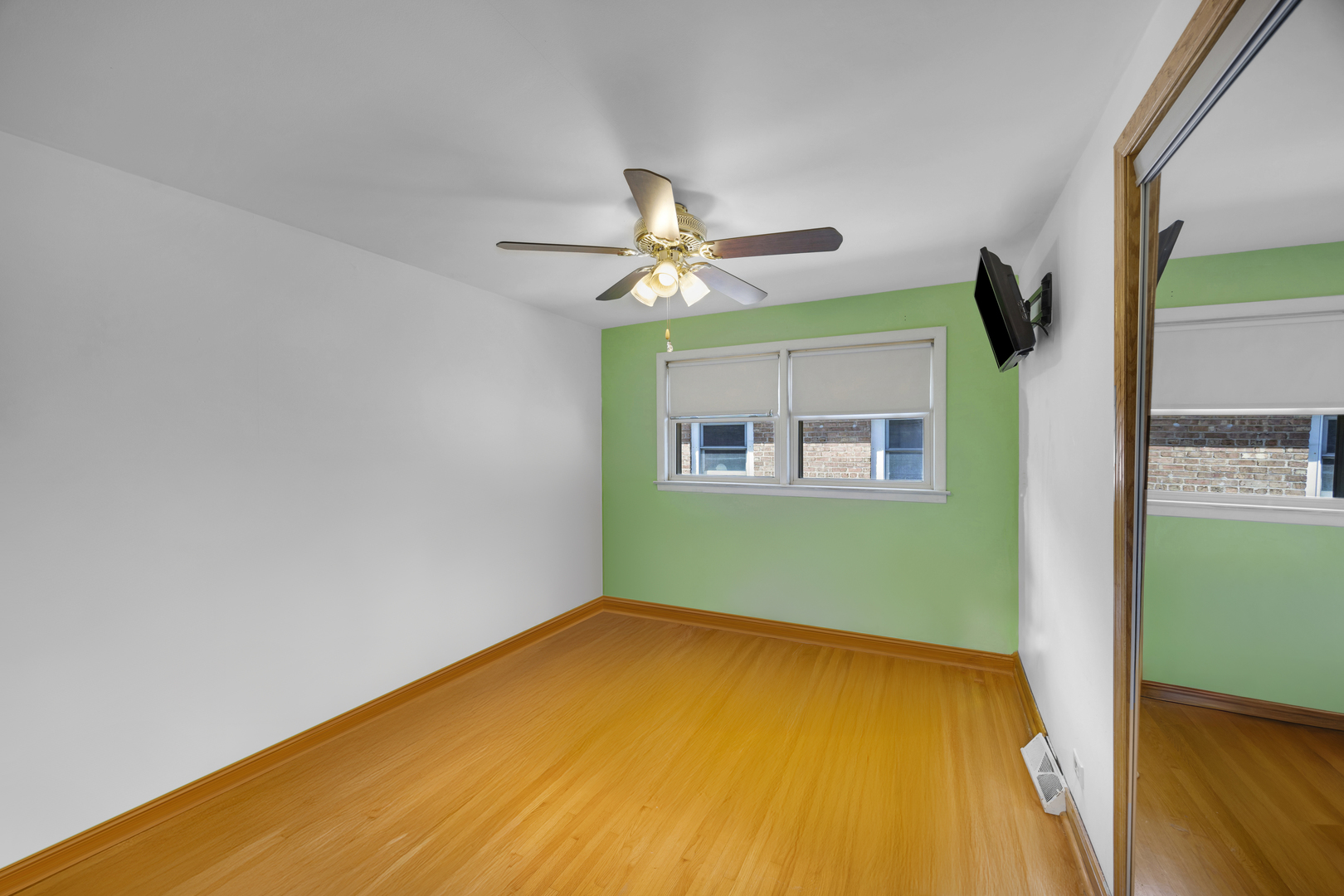 13041 S Muskegon Avenue, Chicago, IL 60633