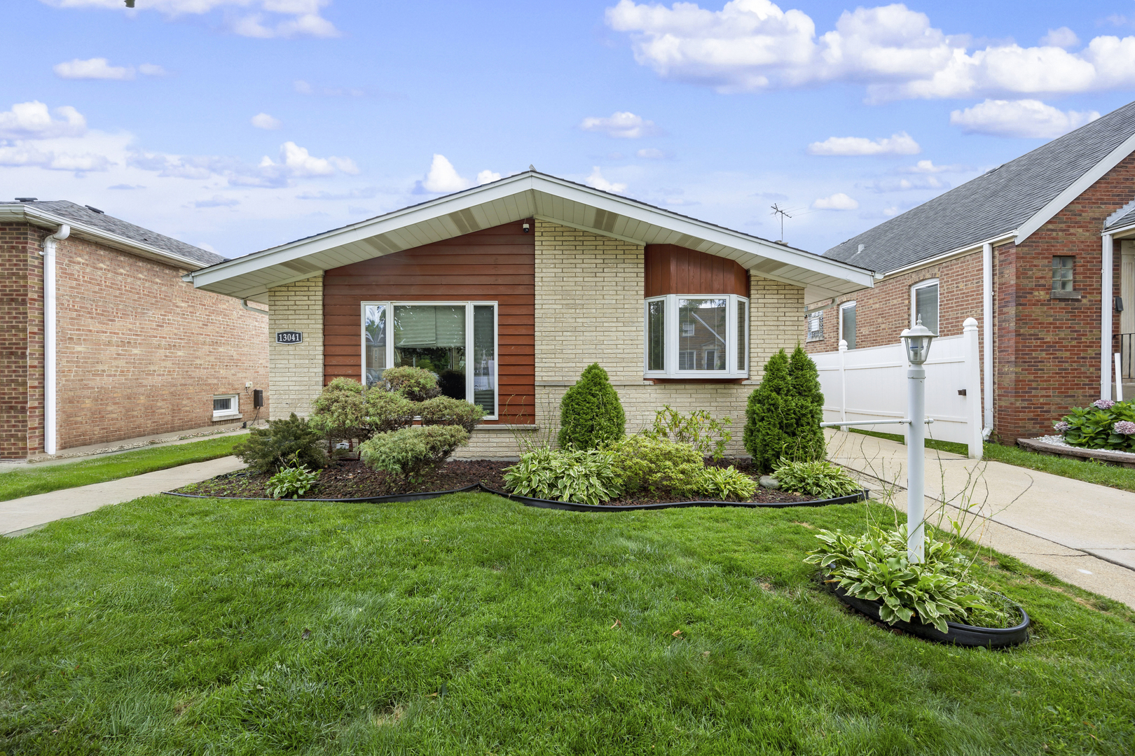 13041 S Muskegon Avenue, Chicago, IL 60633