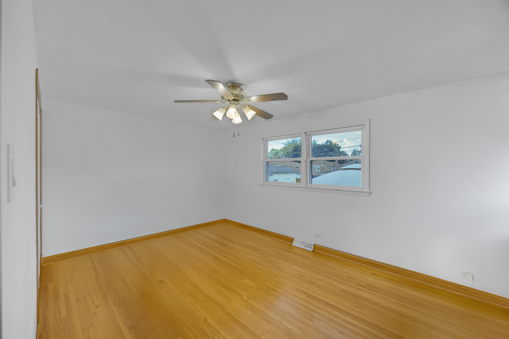 13041 S Muskegon Avenue, Chicago, IL 60633
