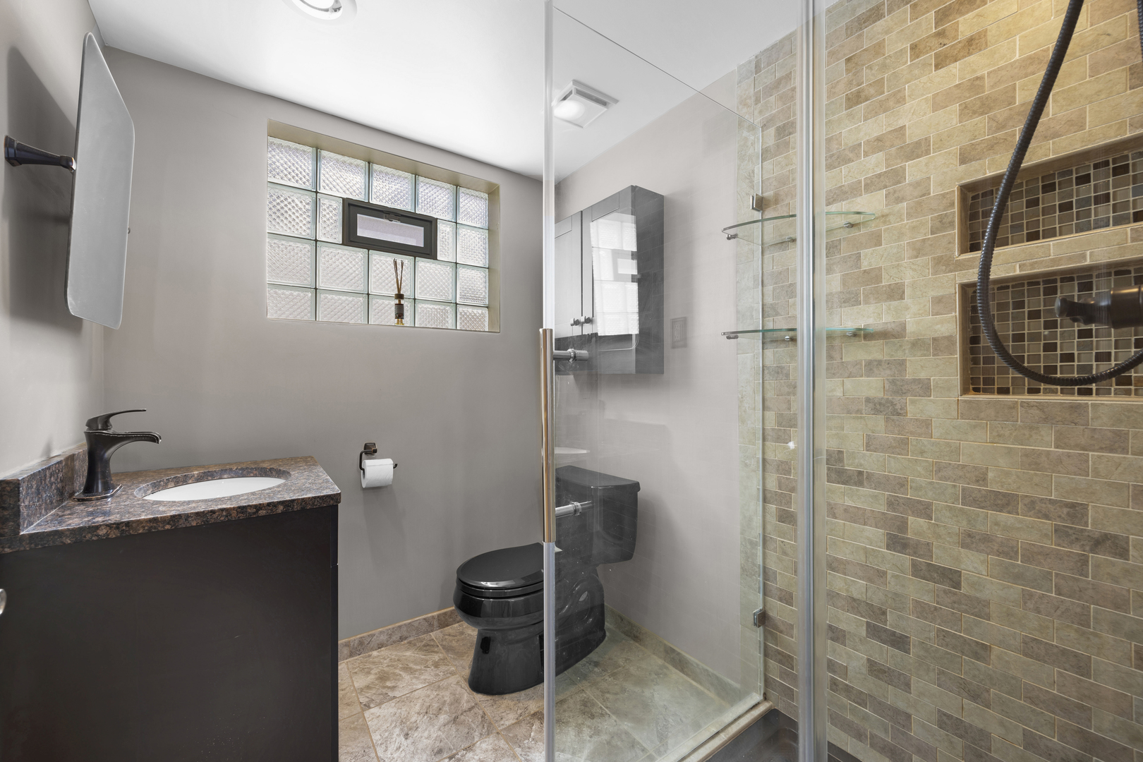 13041 S Muskegon Avenue, Chicago, IL 60633