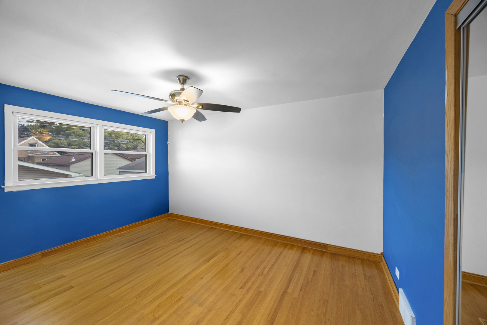 13041 S Muskegon Avenue, Chicago, IL 60633