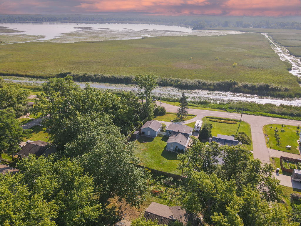11420 286th Avenue, Trevor, WI 53179