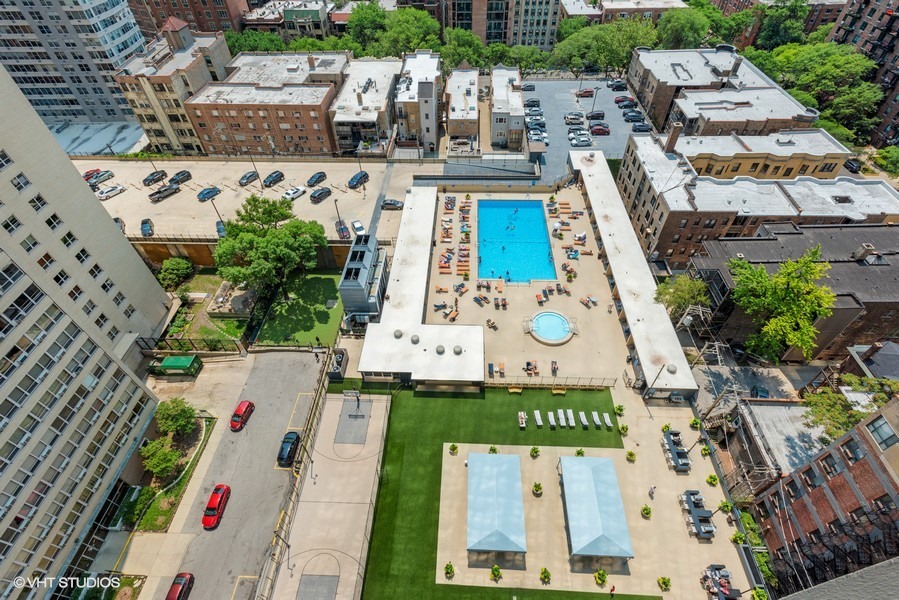 655 W IRVING PARK Road #1813, Chicago, IL 60613