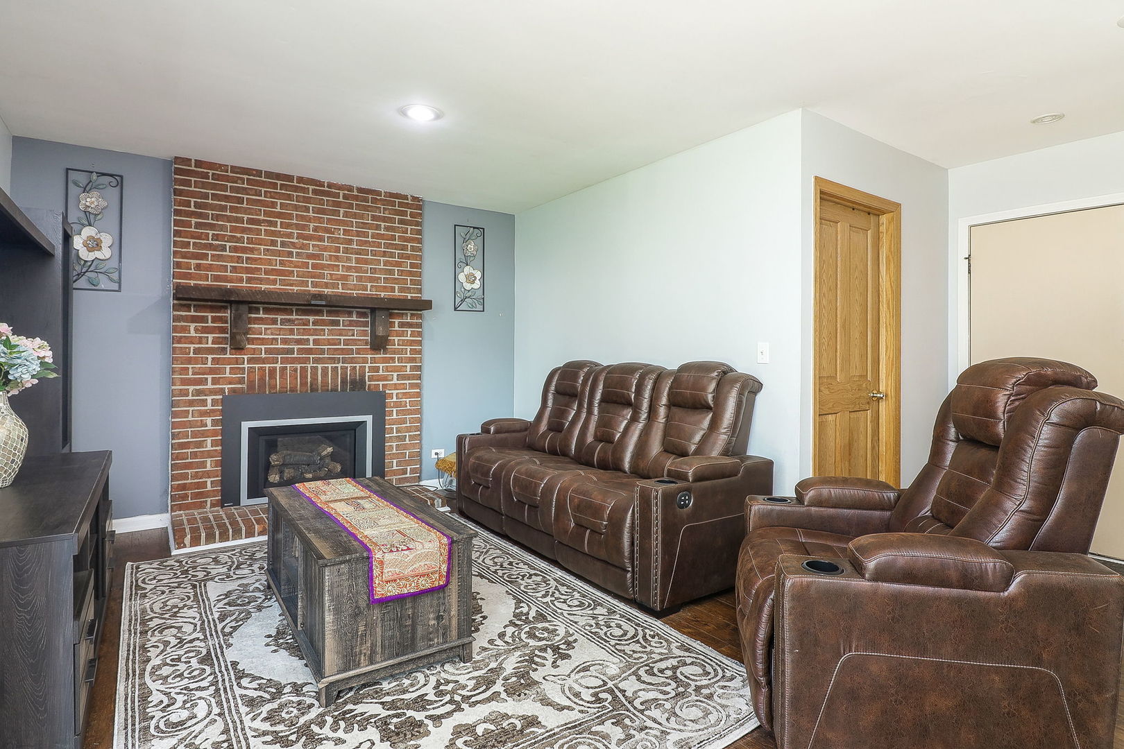 812 W Appletree Lane, Bartlett, IL 60103