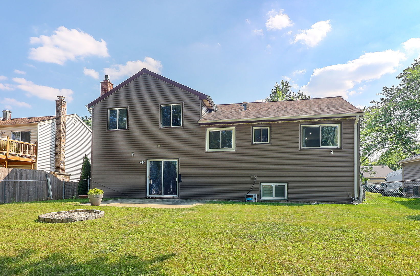 812 W Appletree Lane, Bartlett, IL 60103