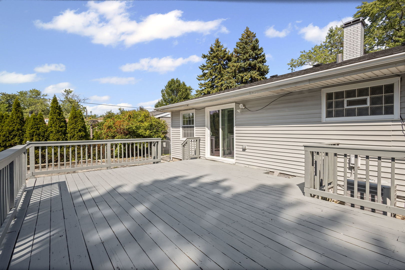 17832 Burnham Avenue, Lansing, IL 60438