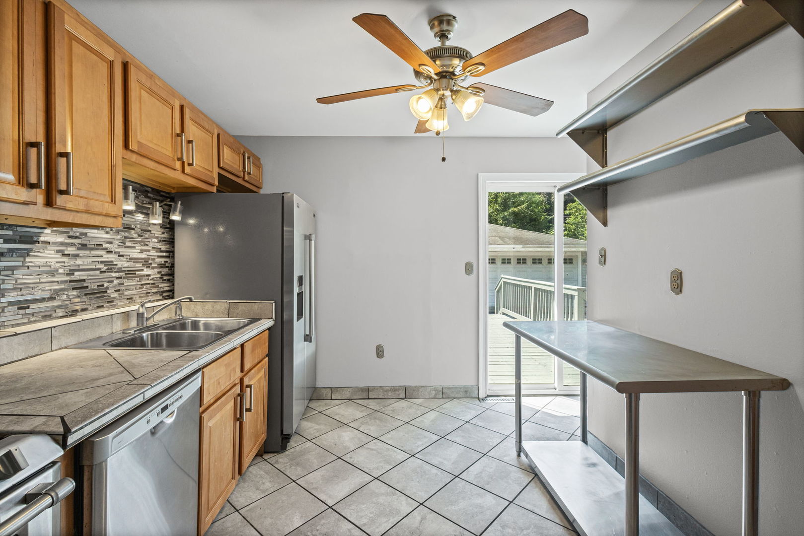 17832 Burnham Avenue, Lansing, IL 60438