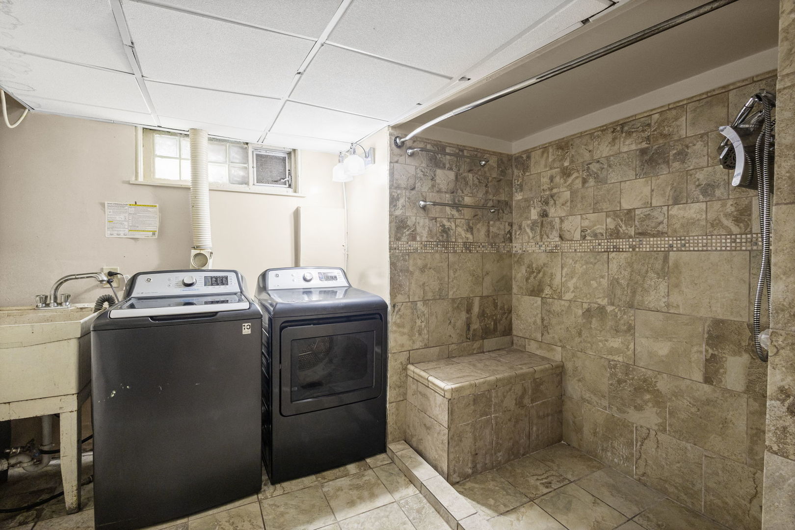 17832 Burnham Avenue, Lansing, IL 60438
