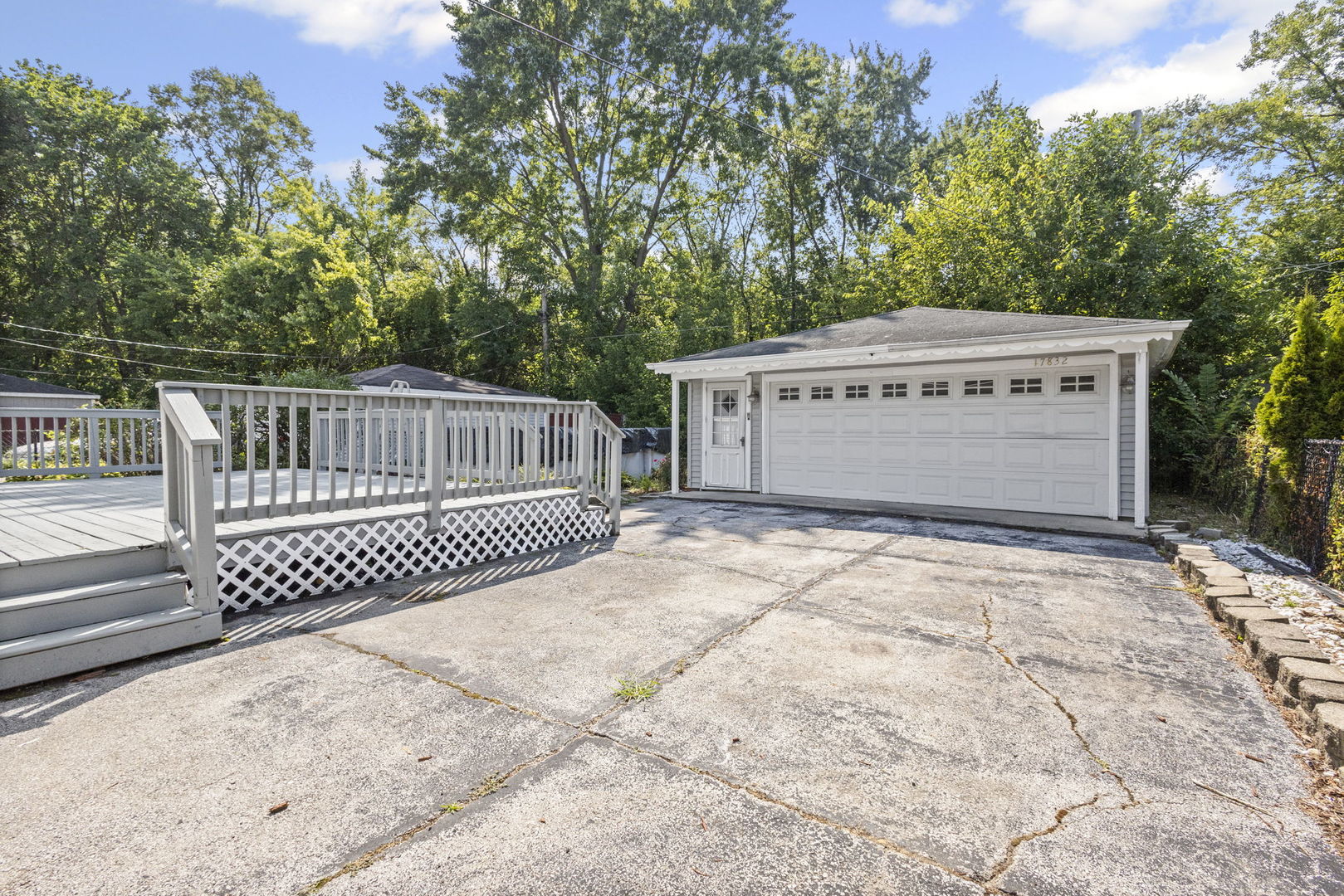 17832 Burnham Avenue, Lansing, IL 60438