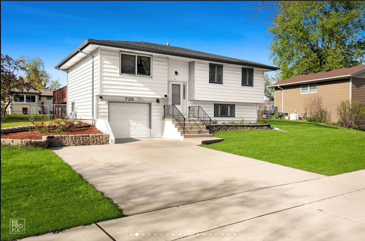 728 Boxwood Drive, Schaumburg, IL 60193