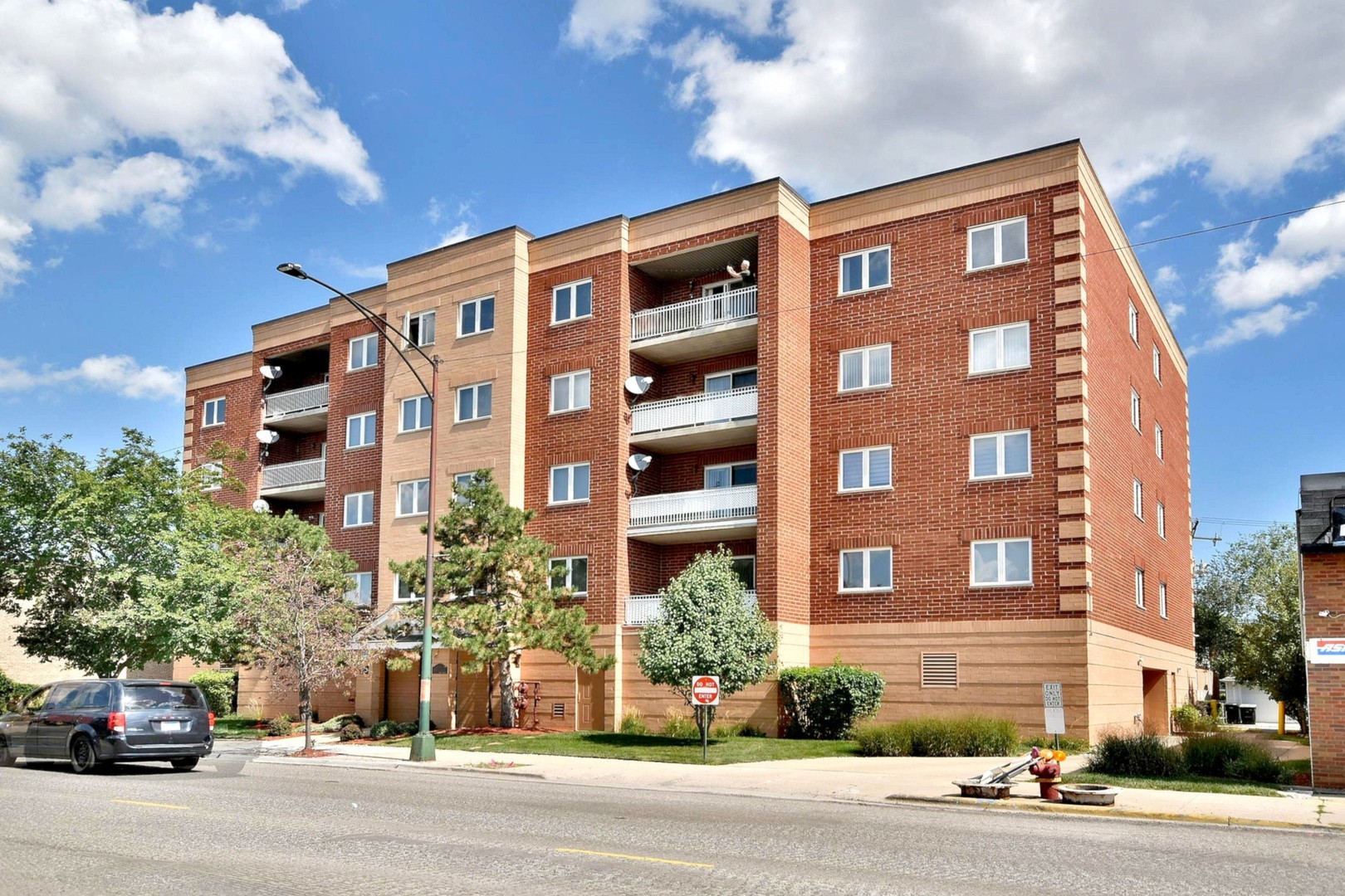 3535 N HARLEM Avenue #301, Chicago, IL 60634