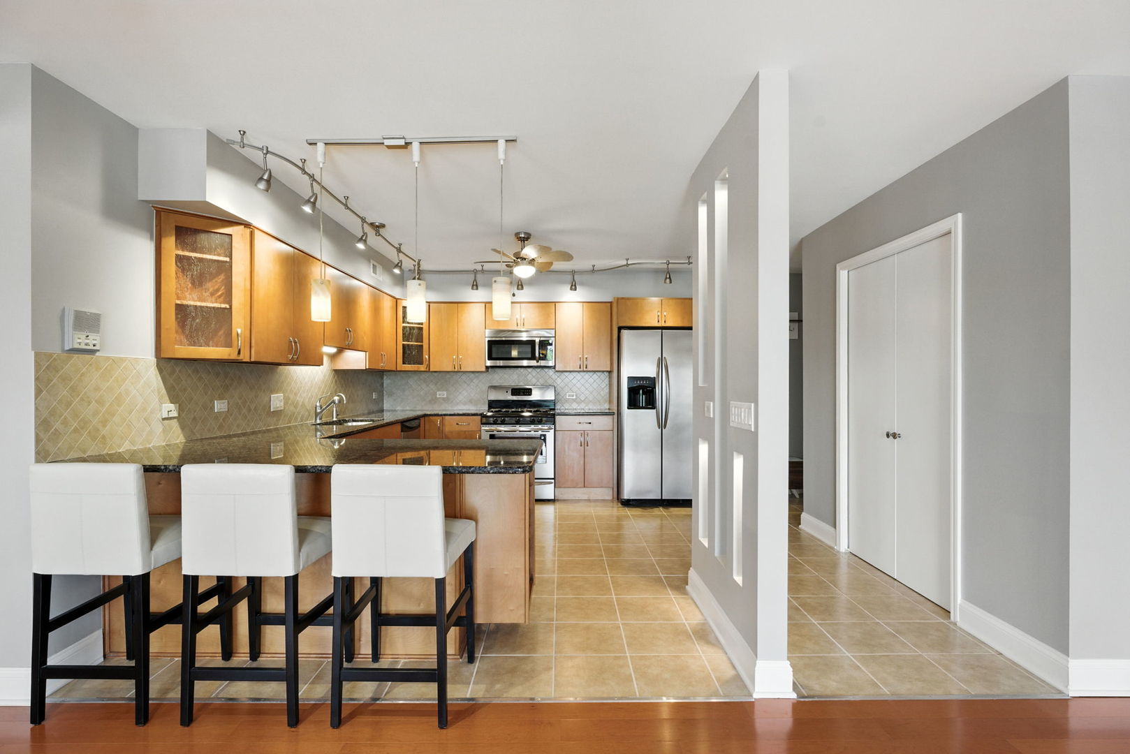 3535 N HARLEM Avenue #301, Chicago, IL 60634