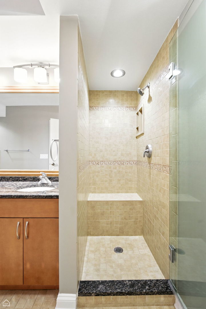 3535 N HARLEM Avenue #301, Chicago, IL 60634