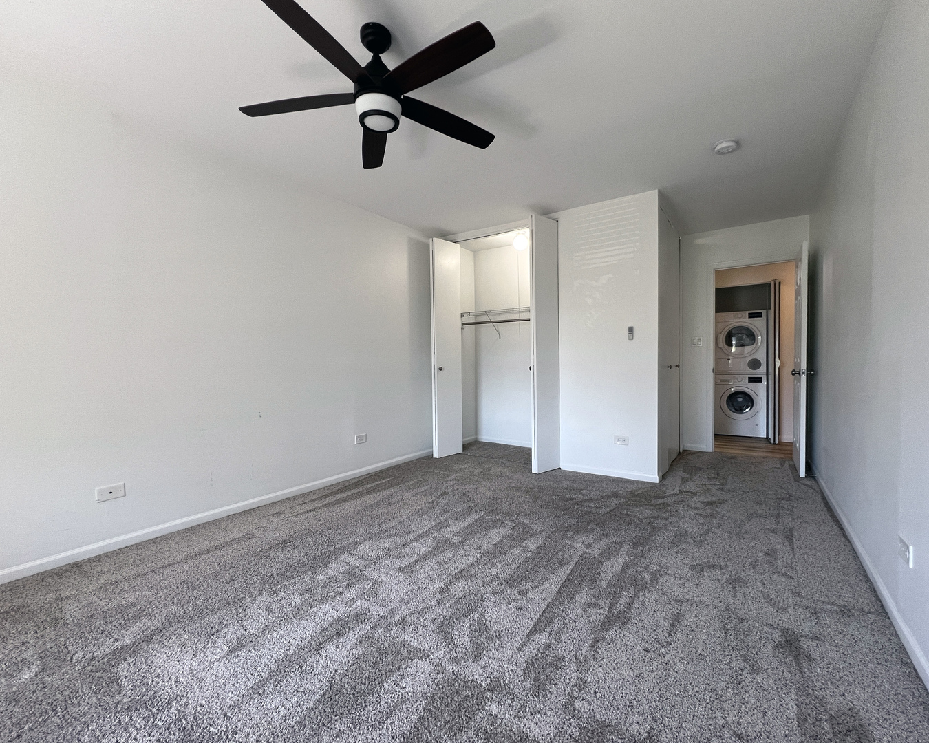 2415 N KENNICOTT Drive #2D, Arlington Heights, IL 60004