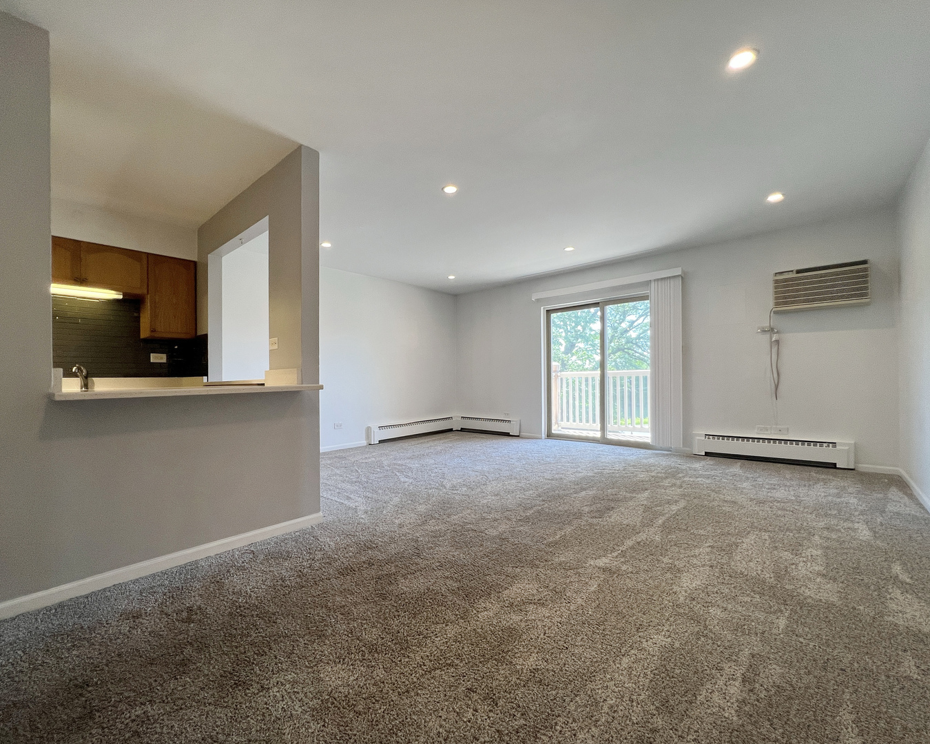 2415 N KENNICOTT Drive #2D, Arlington Heights, IL 60004