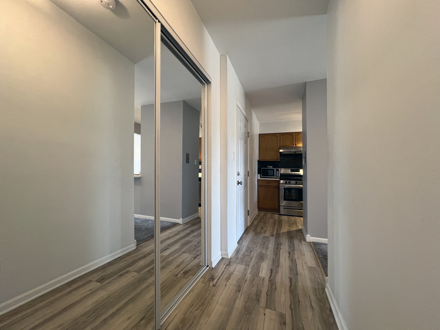 2415 N KENNICOTT Drive #2D, Arlington Heights, IL 60004