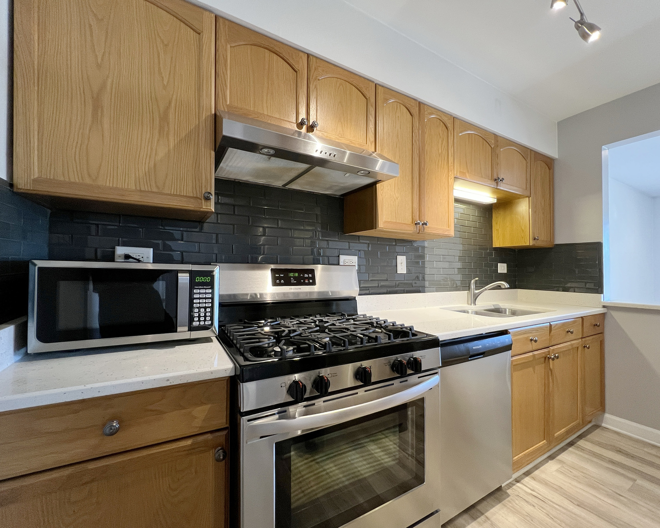 2415 N KENNICOTT Drive #2D, Arlington Heights, IL 60004