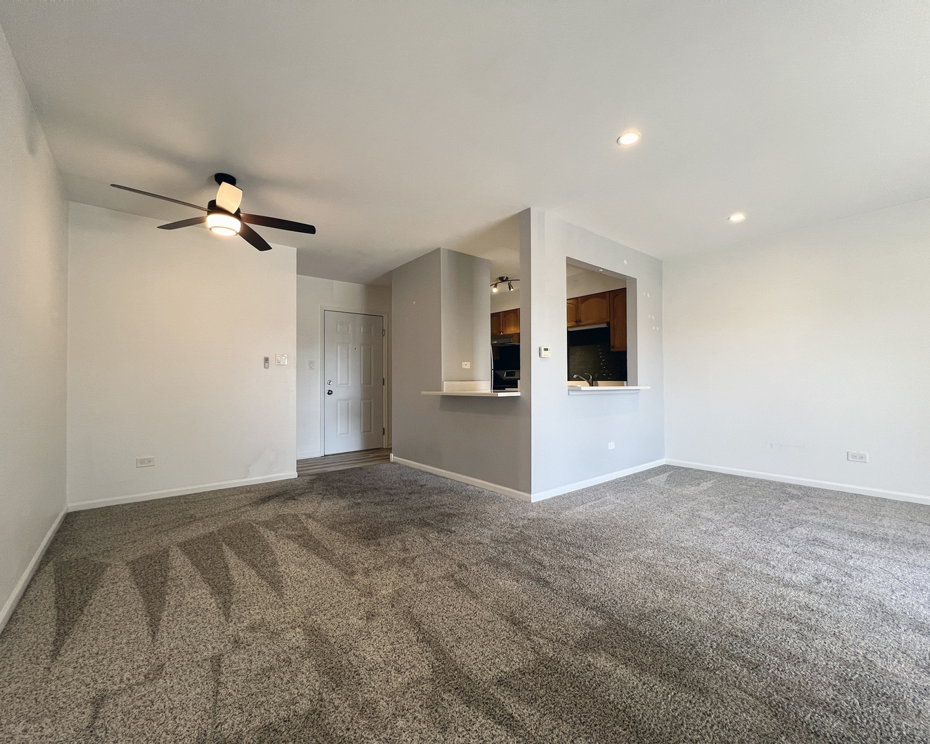 2415 N KENNICOTT Drive #2D, Arlington Heights, IL 60004
