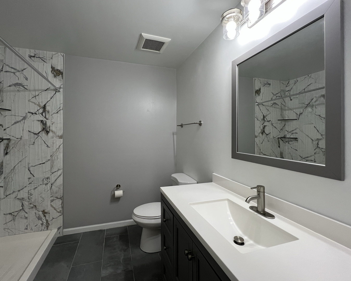 2415 N KENNICOTT Drive #2D, Arlington Heights, IL 60004