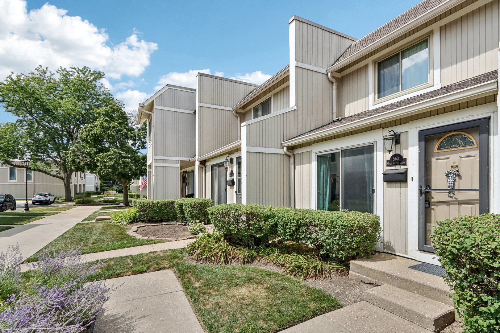 563 Quail Creek Drive, Grayslake, IL 60030