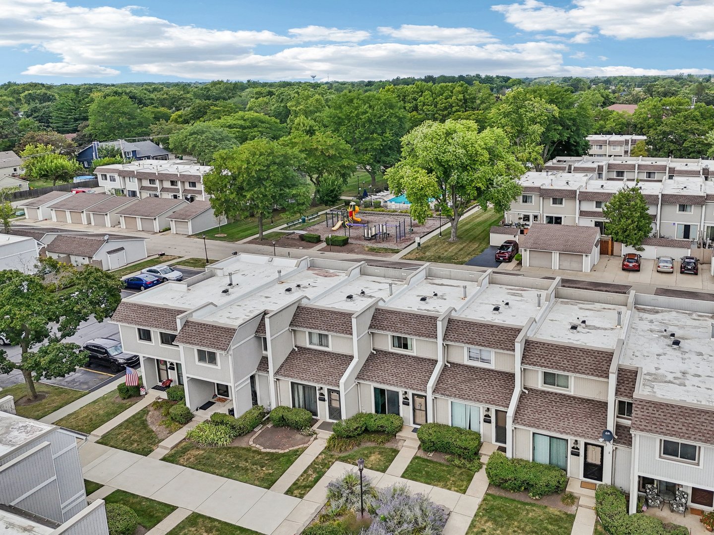 563 Quail Creek Drive, Grayslake, IL 60030