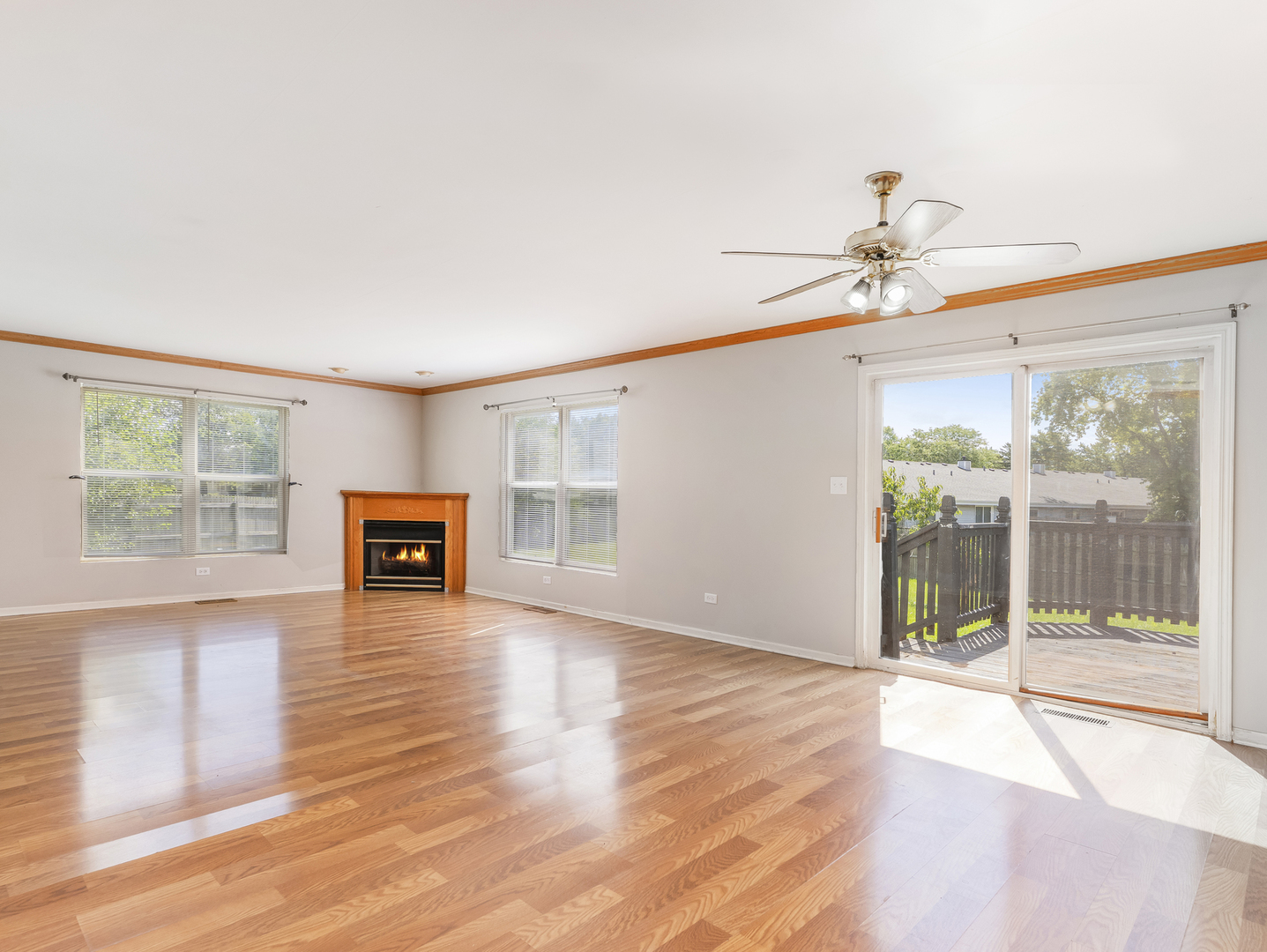 2433 Caton Crest Court, Crest Hill, IL 60403