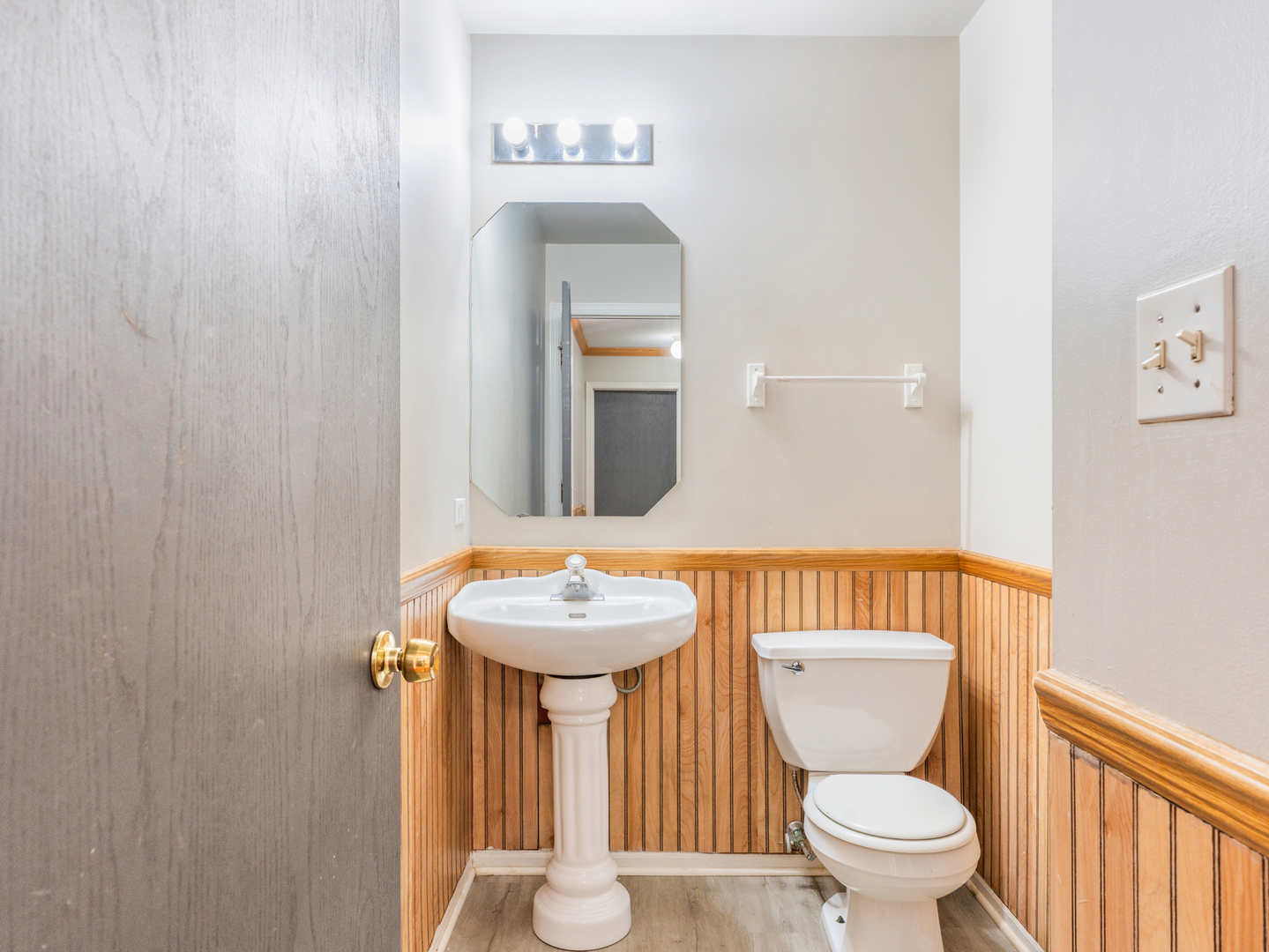 2433 Caton Crest Court, Crest Hill, IL 60403