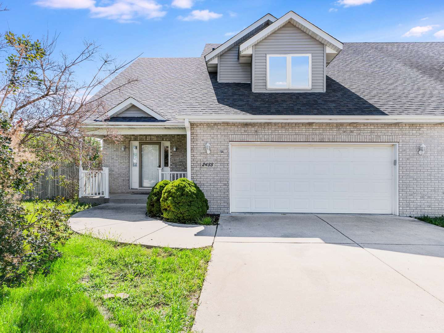 2433 Caton Crest Court, Crest Hill, IL 60403