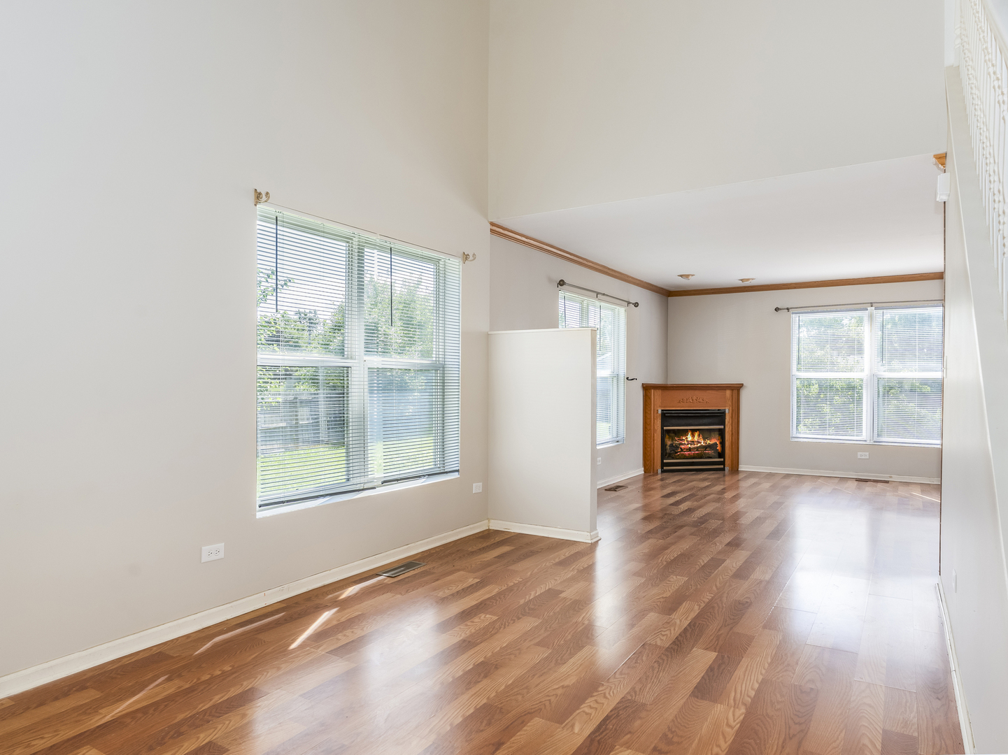2433 Caton Crest Court, Crest Hill, IL 60403