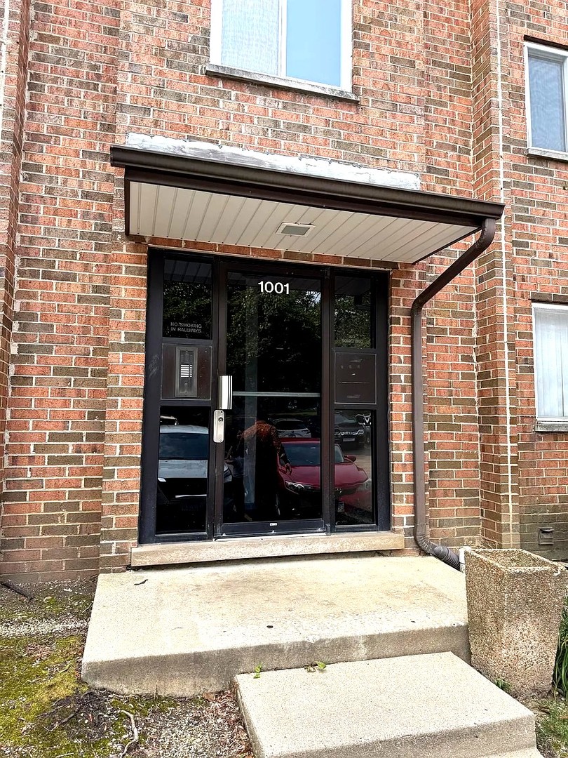 1001 Buccaneer Drive #3, Schaumburg, IL 60173