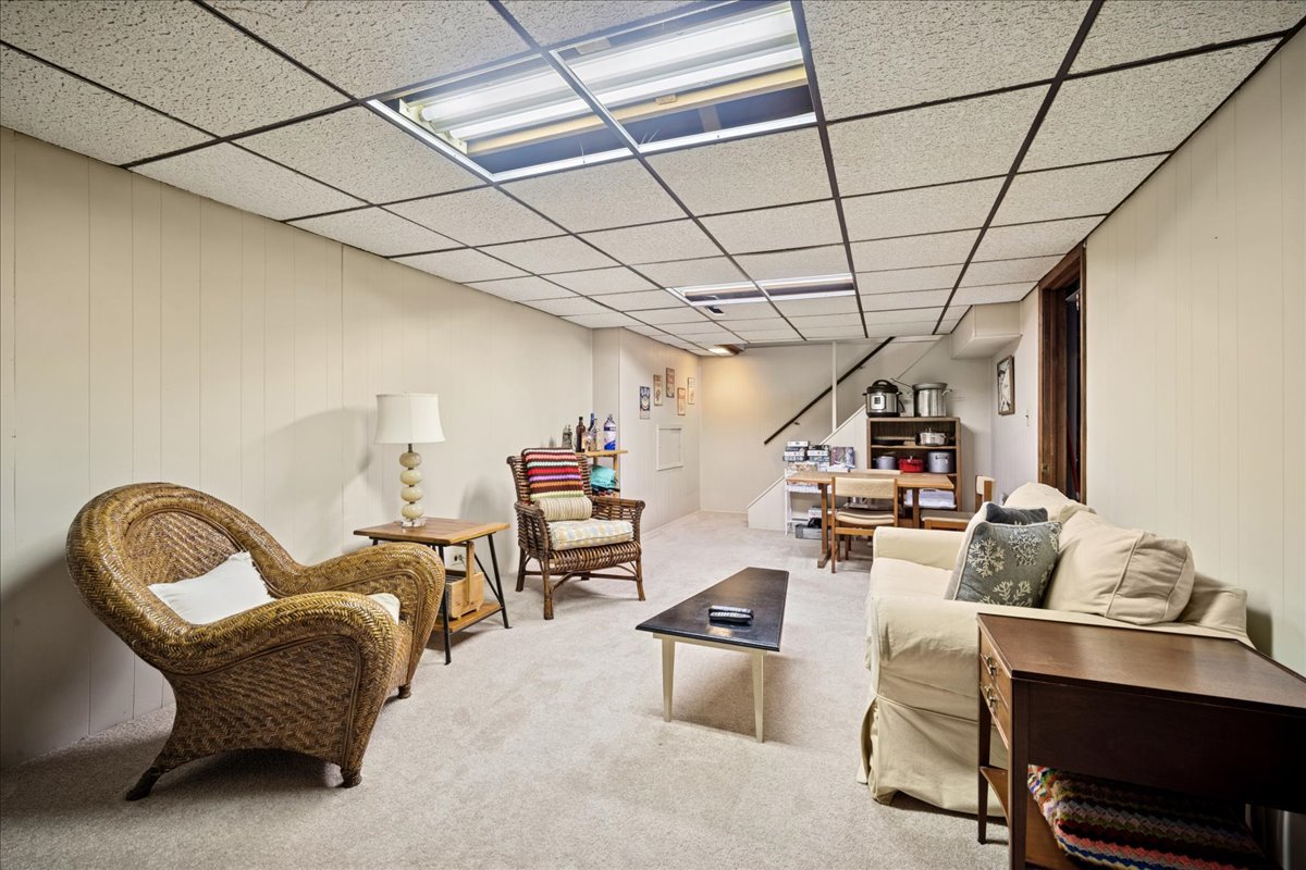 1014 S Grace Street, Mount Prospect, IL 60056