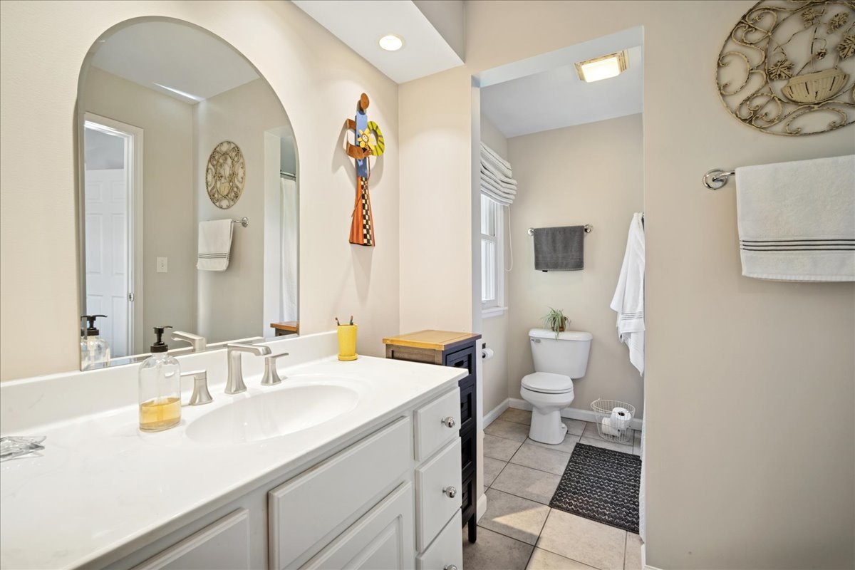 1014 S Grace Street, Mount Prospect, IL 60056