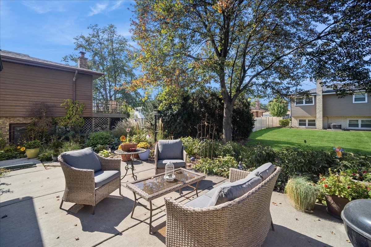 1014 S Grace Street, Mount Prospect, IL 60056