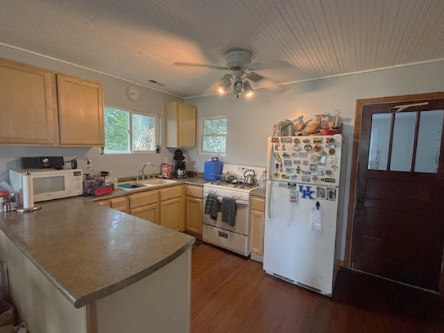 9533 273rd Avenue, Salem Lakes, WI 53179