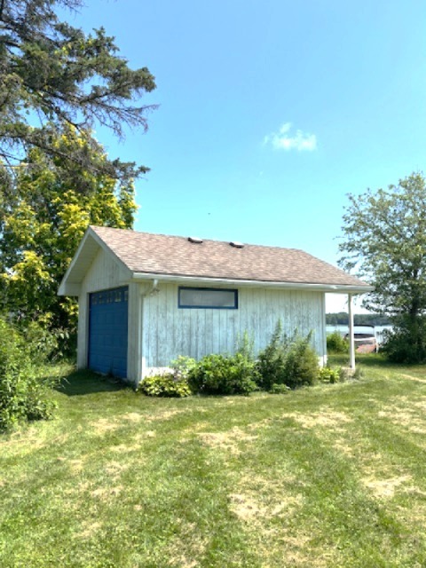 9533 273rd Avenue, Salem Lakes, WI 53179
