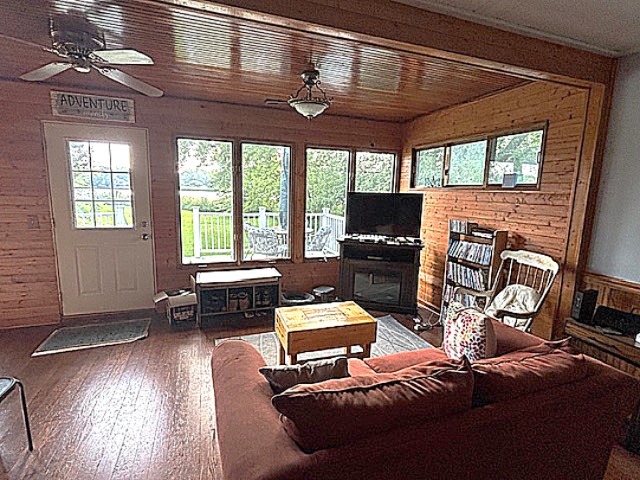 9533 273rd Avenue, Salem Lakes, WI 53179