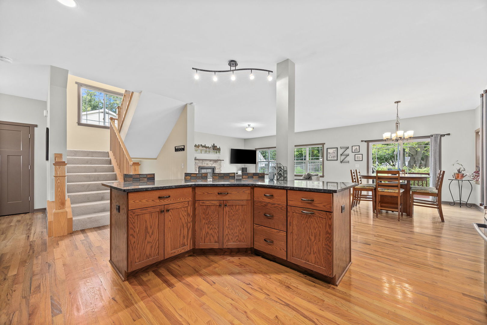 4509 Winchester Avenue, Lisle, IL 60532