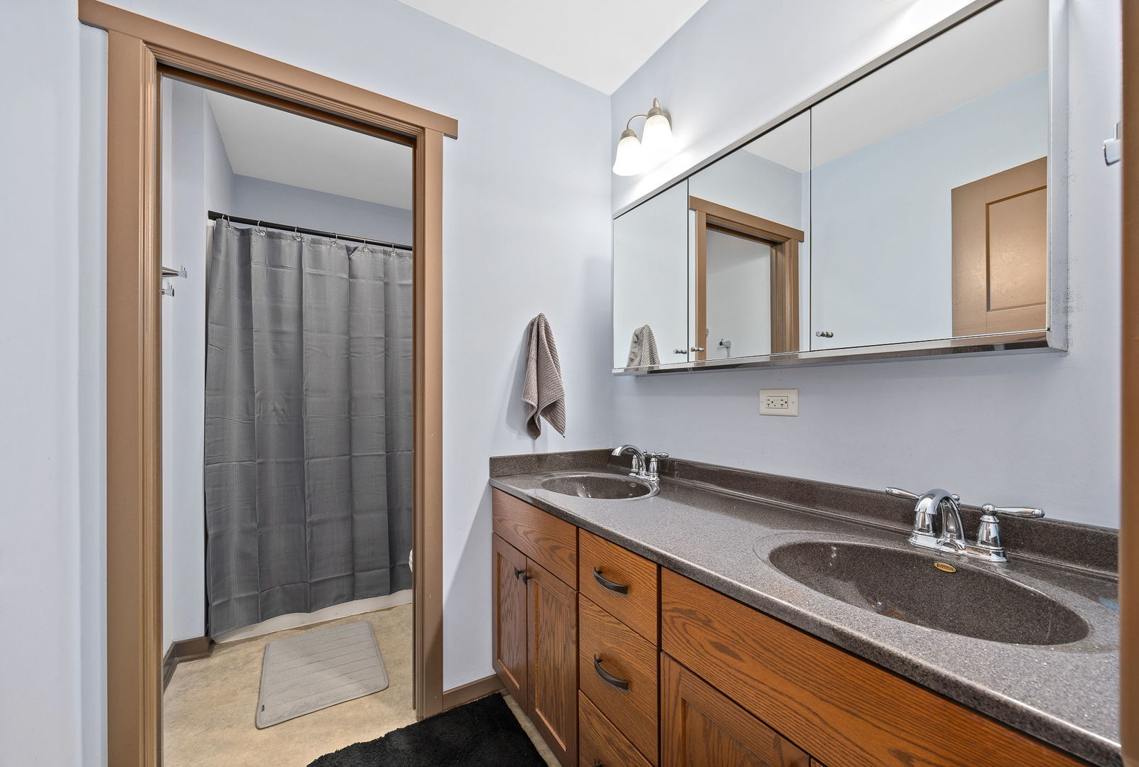4509 Winchester Avenue, Lisle, IL 60532