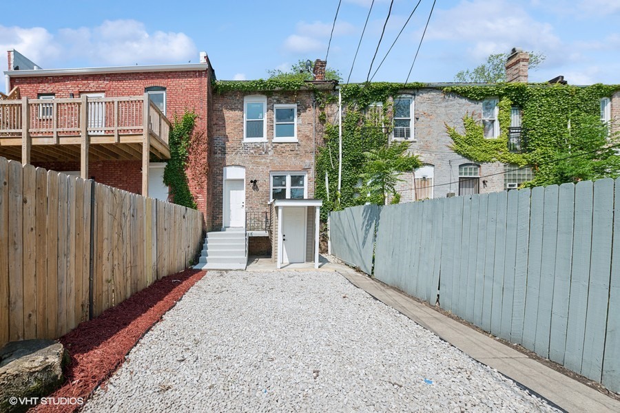 10663 S Champlain Avenue, Chicago, IL 60628
