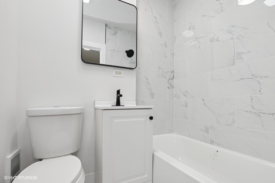 10663 S Champlain Avenue, Chicago, IL 60628