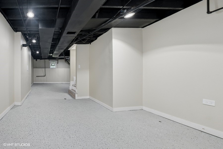 10663 S Champlain Avenue, Chicago, IL 60628