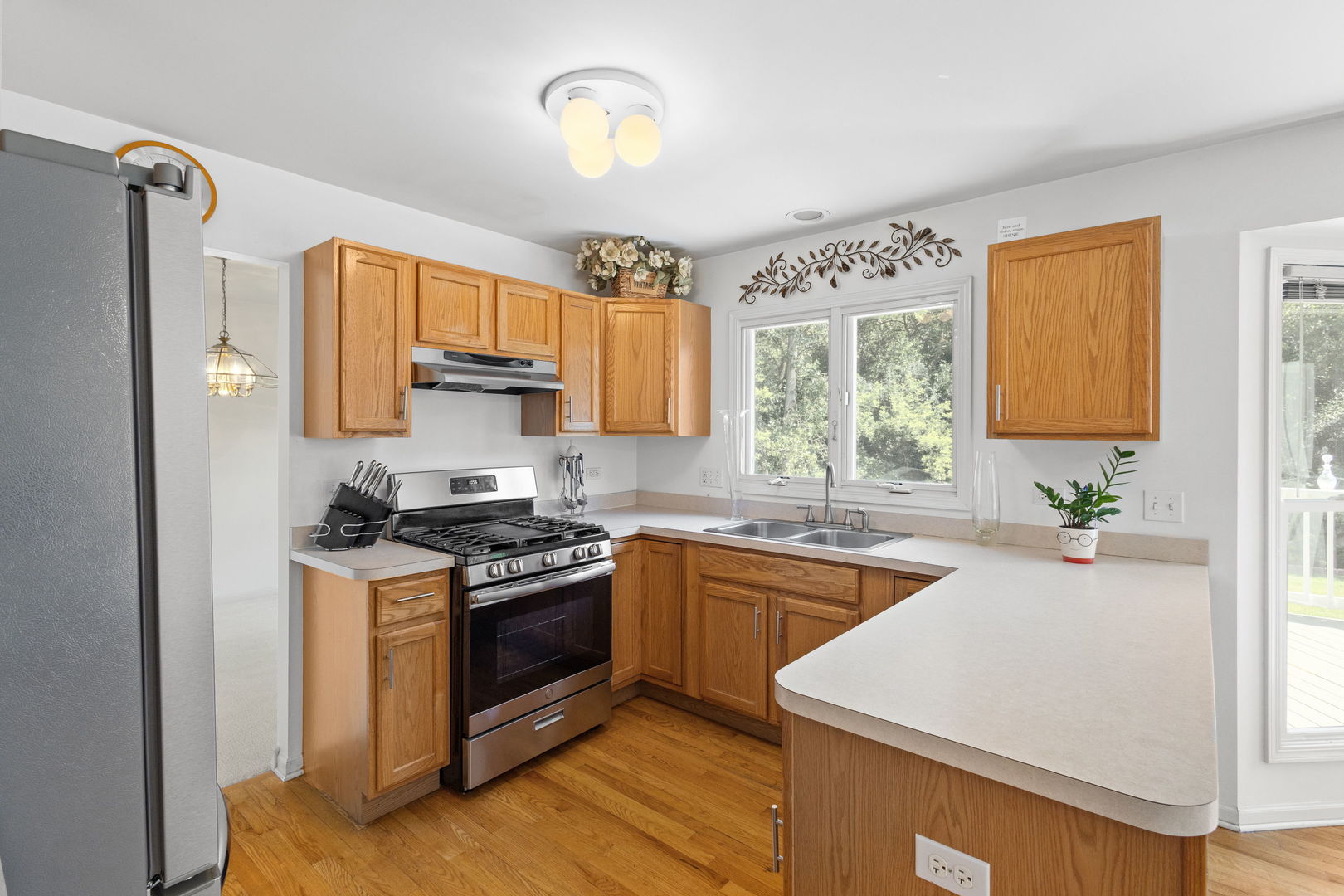 1405 Prairie Crossing Drive, West Chicago, IL 60185