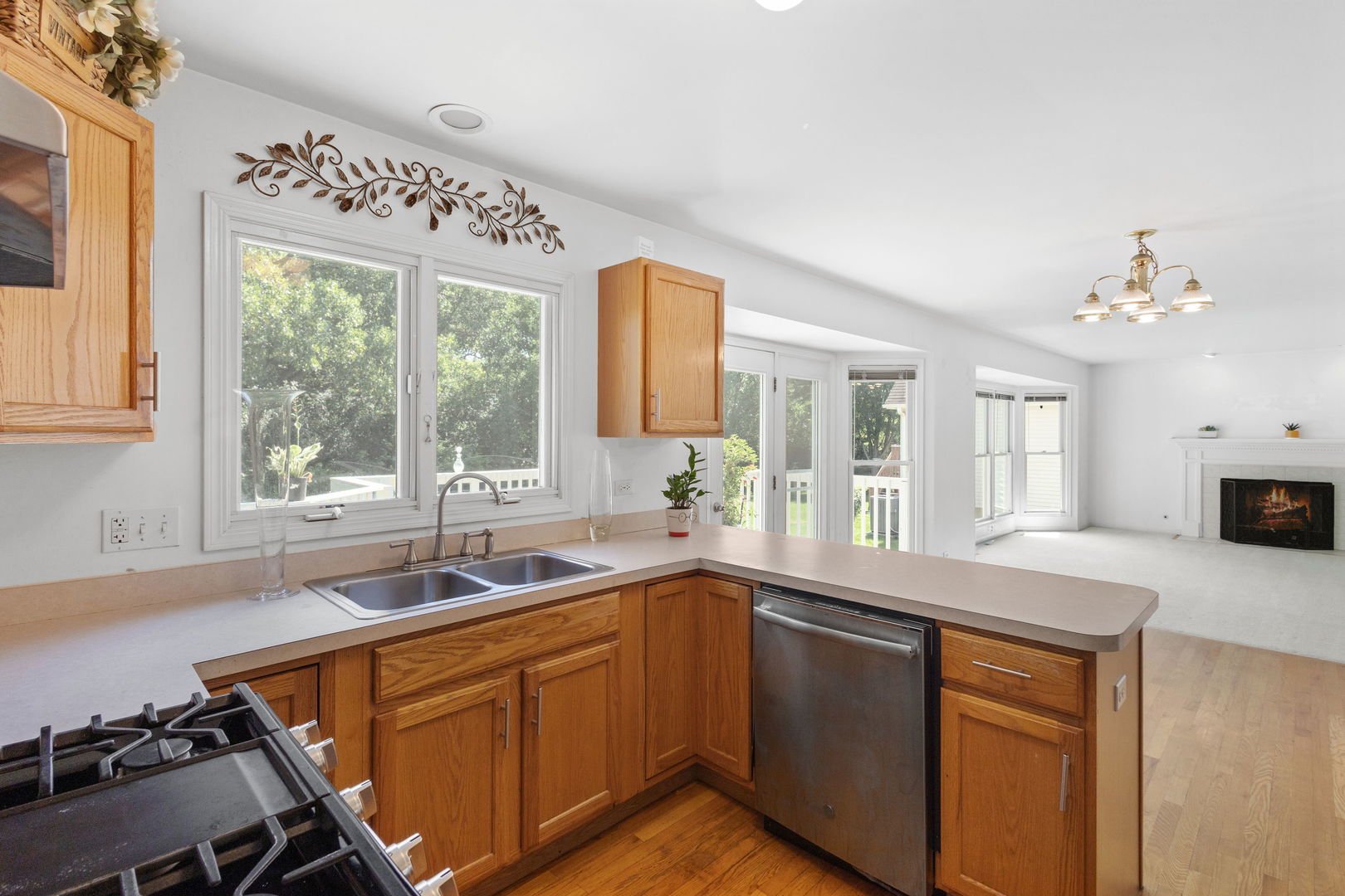 1405 Prairie Crossing Drive, West Chicago, IL 60185