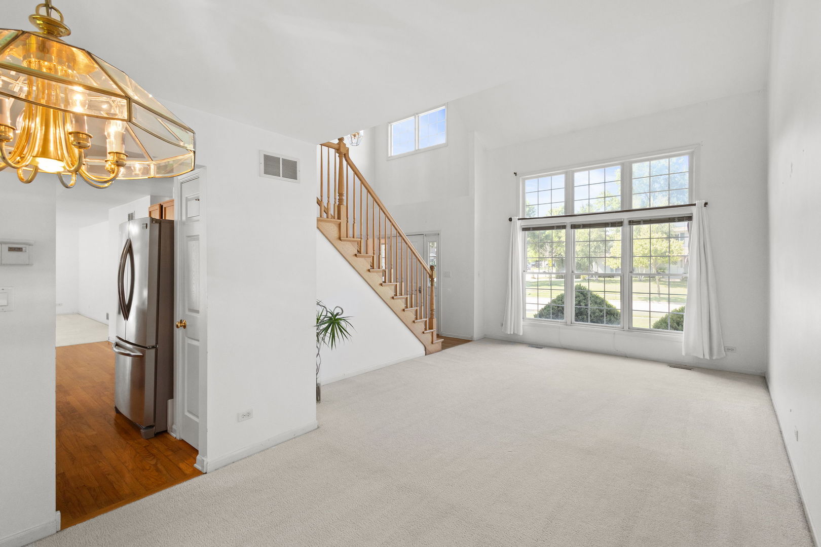 1405 Prairie Crossing Drive, West Chicago, IL 60185