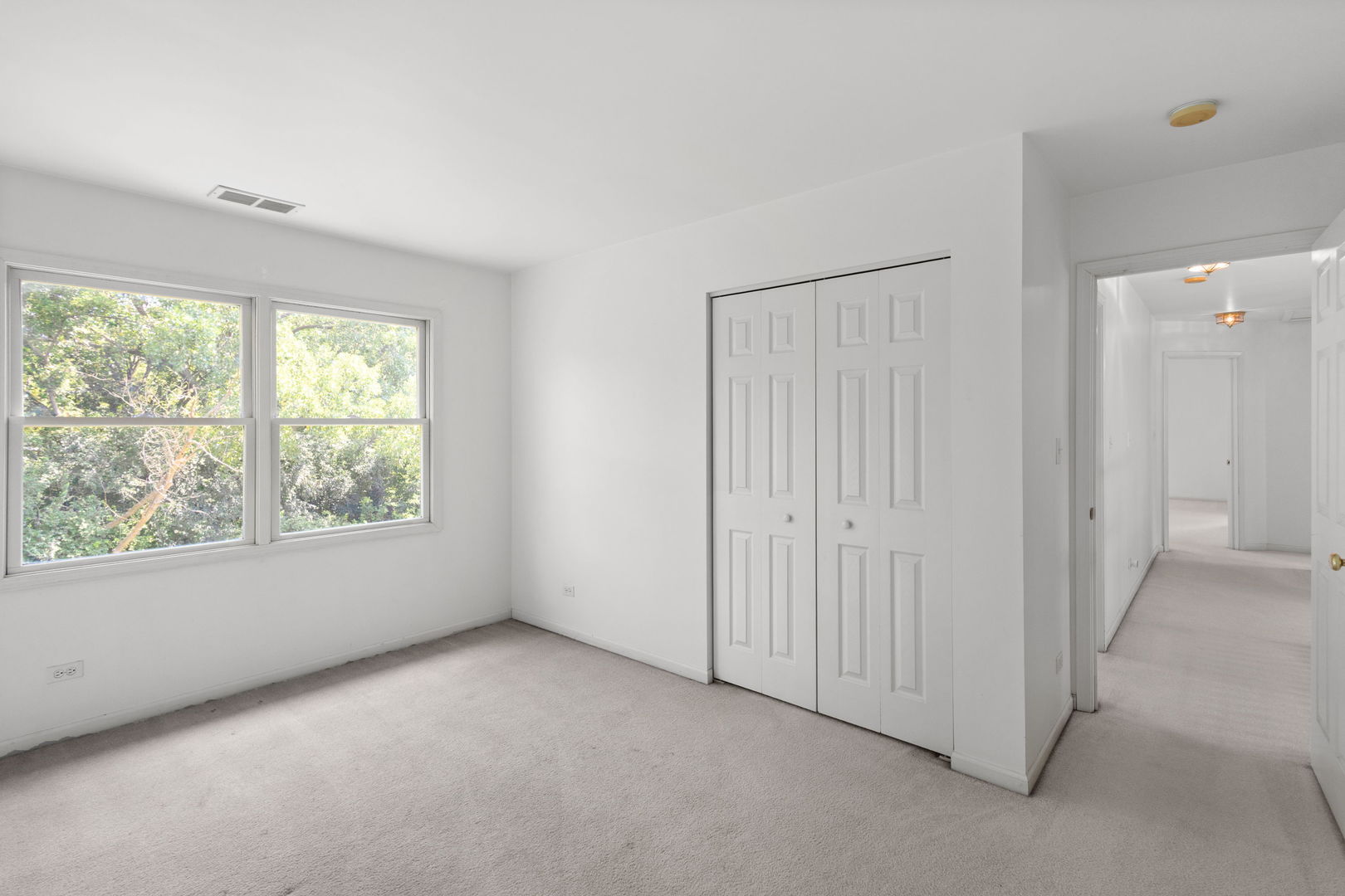 1405 Prairie Crossing Drive, West Chicago, IL 60185