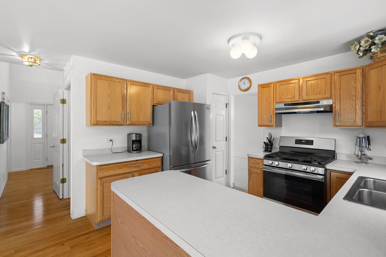 1405 Prairie Crossing Drive, West Chicago, IL 60185