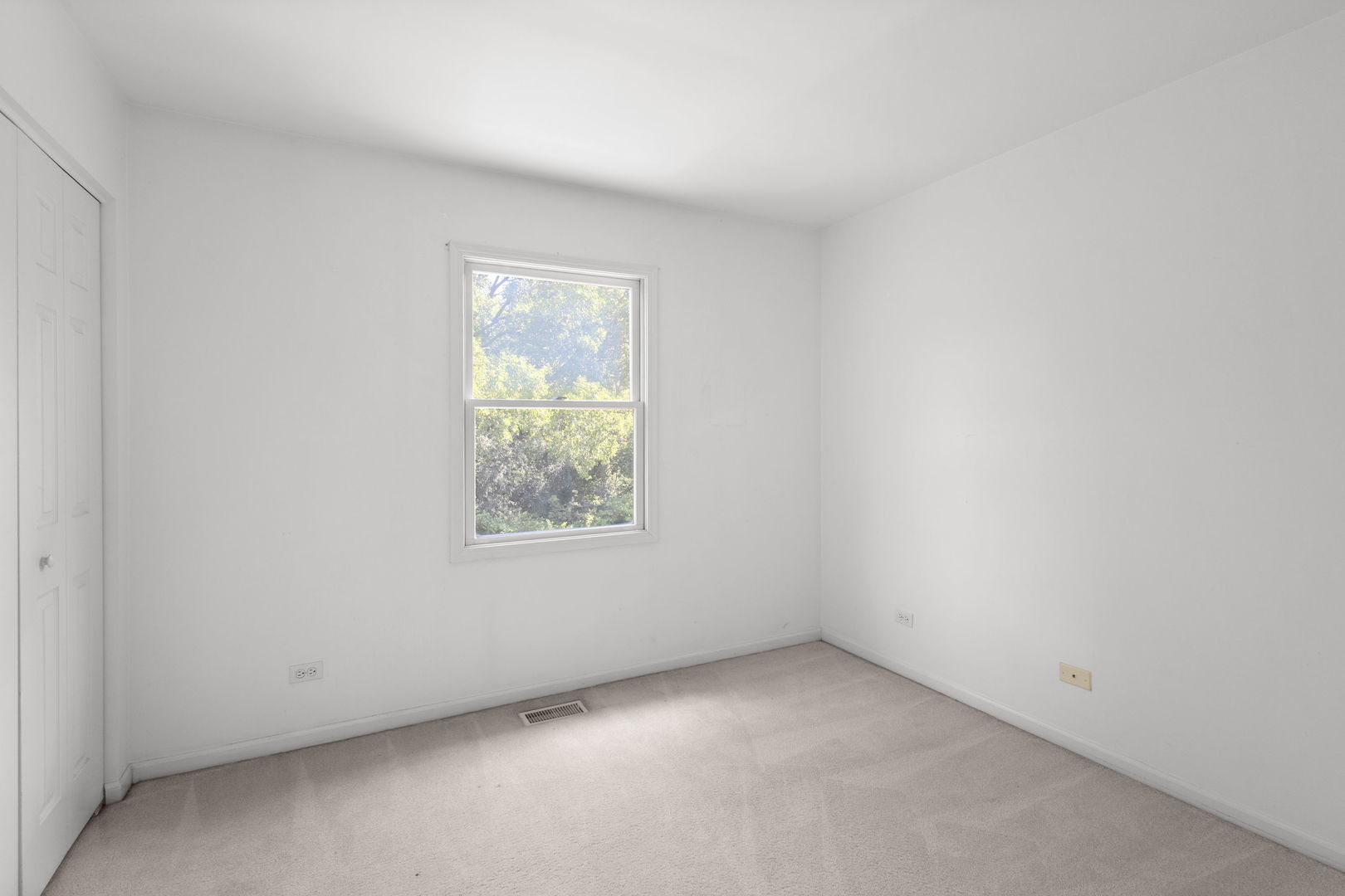 1405 Prairie Crossing Drive, West Chicago, IL 60185